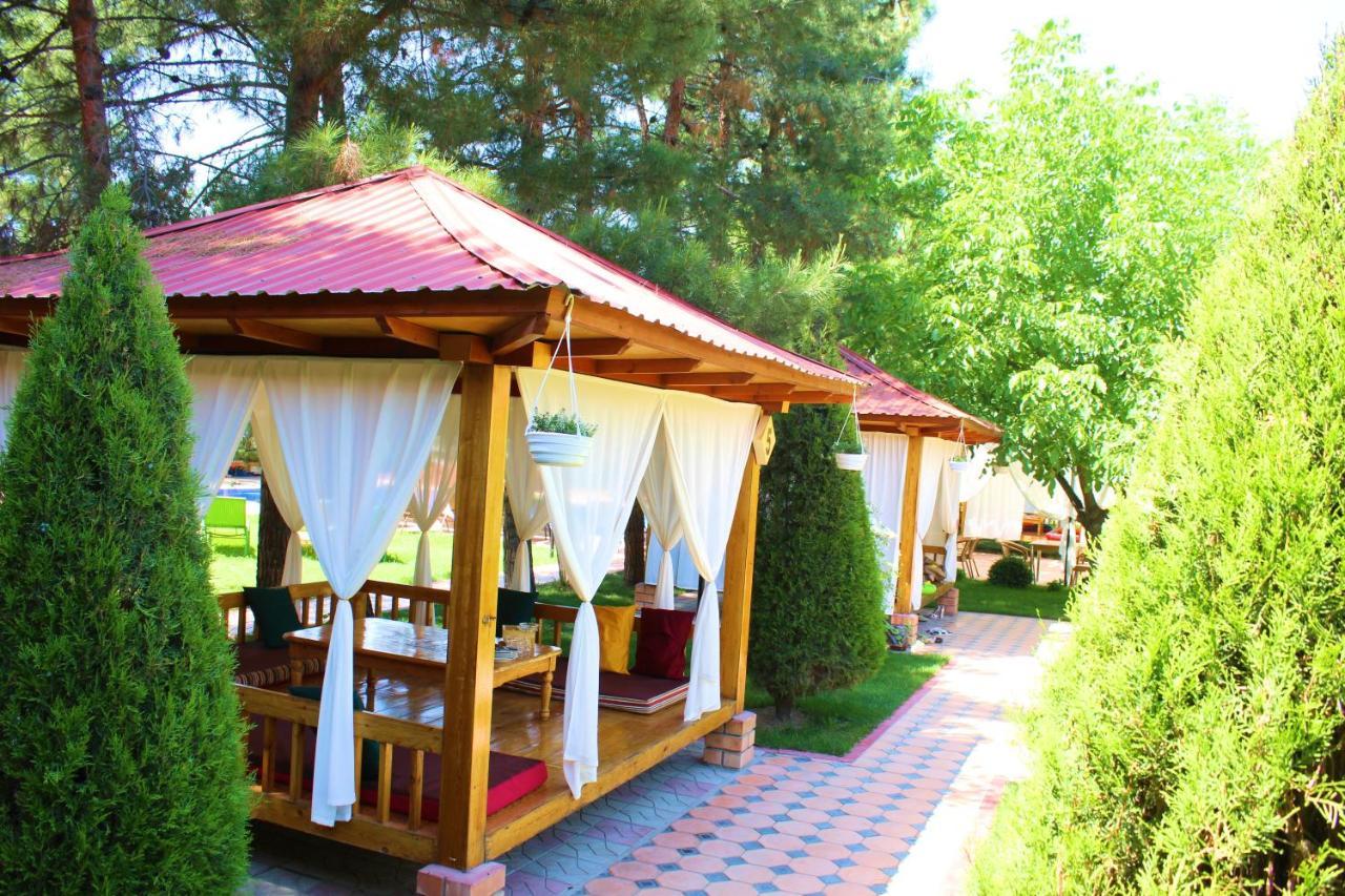 Hotel Grace Garden Kum Екстериор снимка