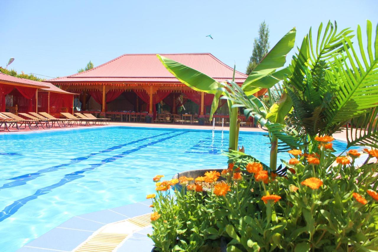 Hotel Grace Garden Kum Екстериор снимка
